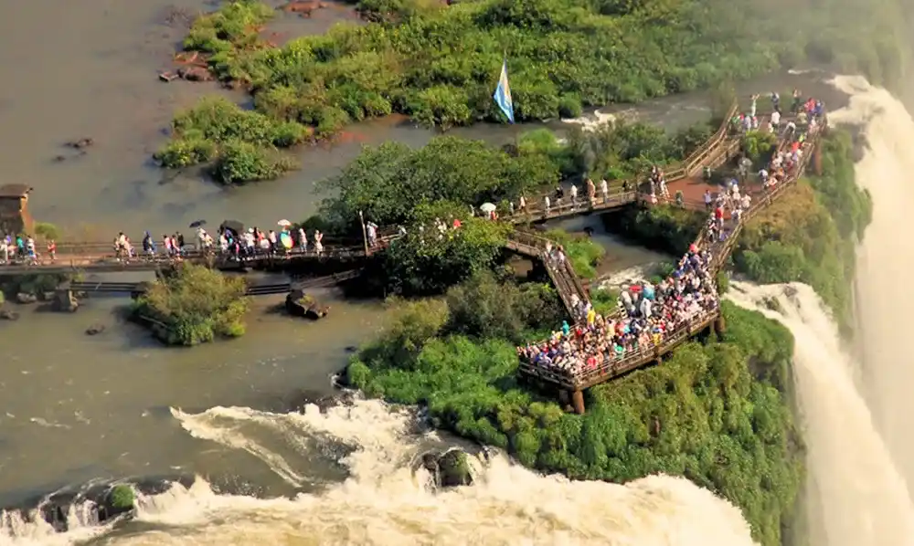 Devils Throat iguazu falls