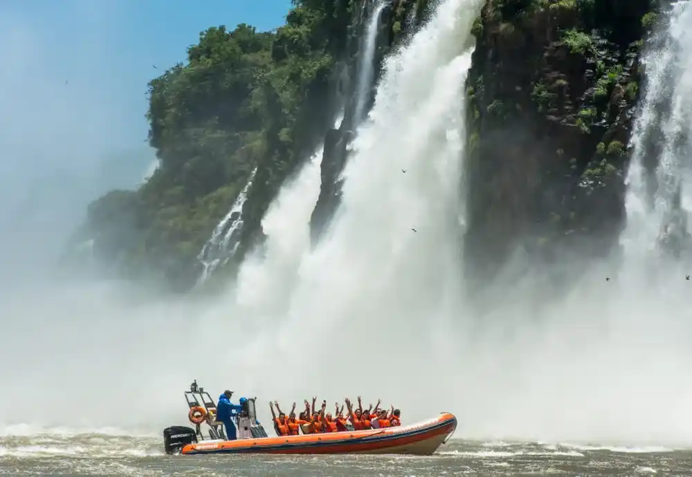 Macuco Boat Ride